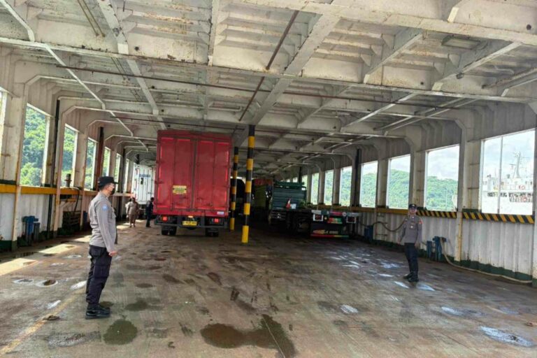 Pelabuhan Lembar Siaga Nataru: Keamanan Penyeberangan Lombok-Bali Diperketat