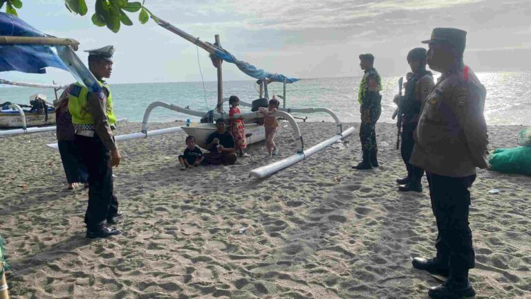 Operasi Lilin Rinjani 2025: Polisi Jaga Ketat Pantai Melase