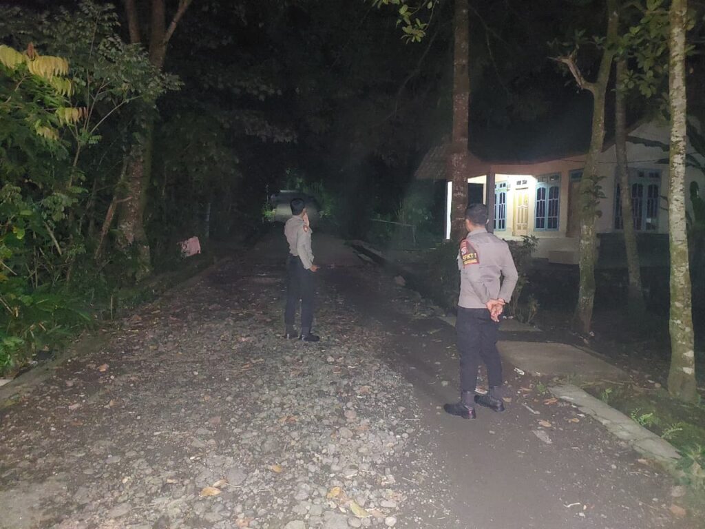 cf212559-5f80-48b3-abfe-1a2f4cf08133